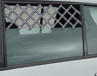 PET CAR WINDOW VENT GUARD EXPANDABLE